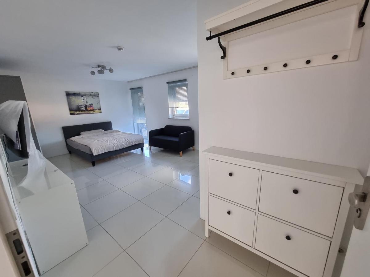 Landau, Schoene Helle Gemuetliche Wohnung Λαντάου Εξωτερικό φωτογραφία